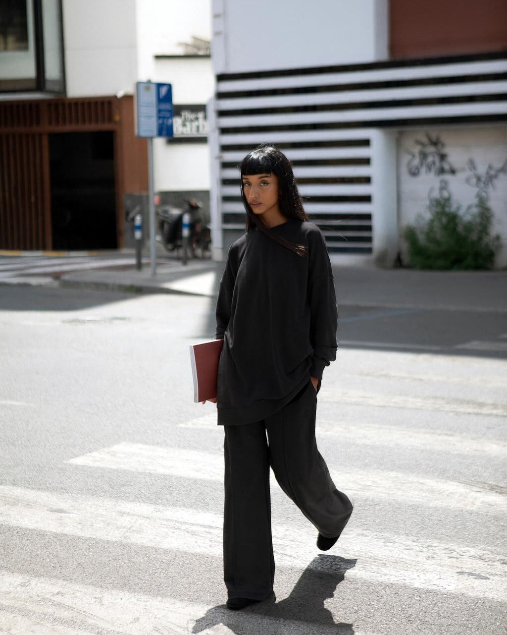 RAYA SWEATER <span>CHARCOAL</span>