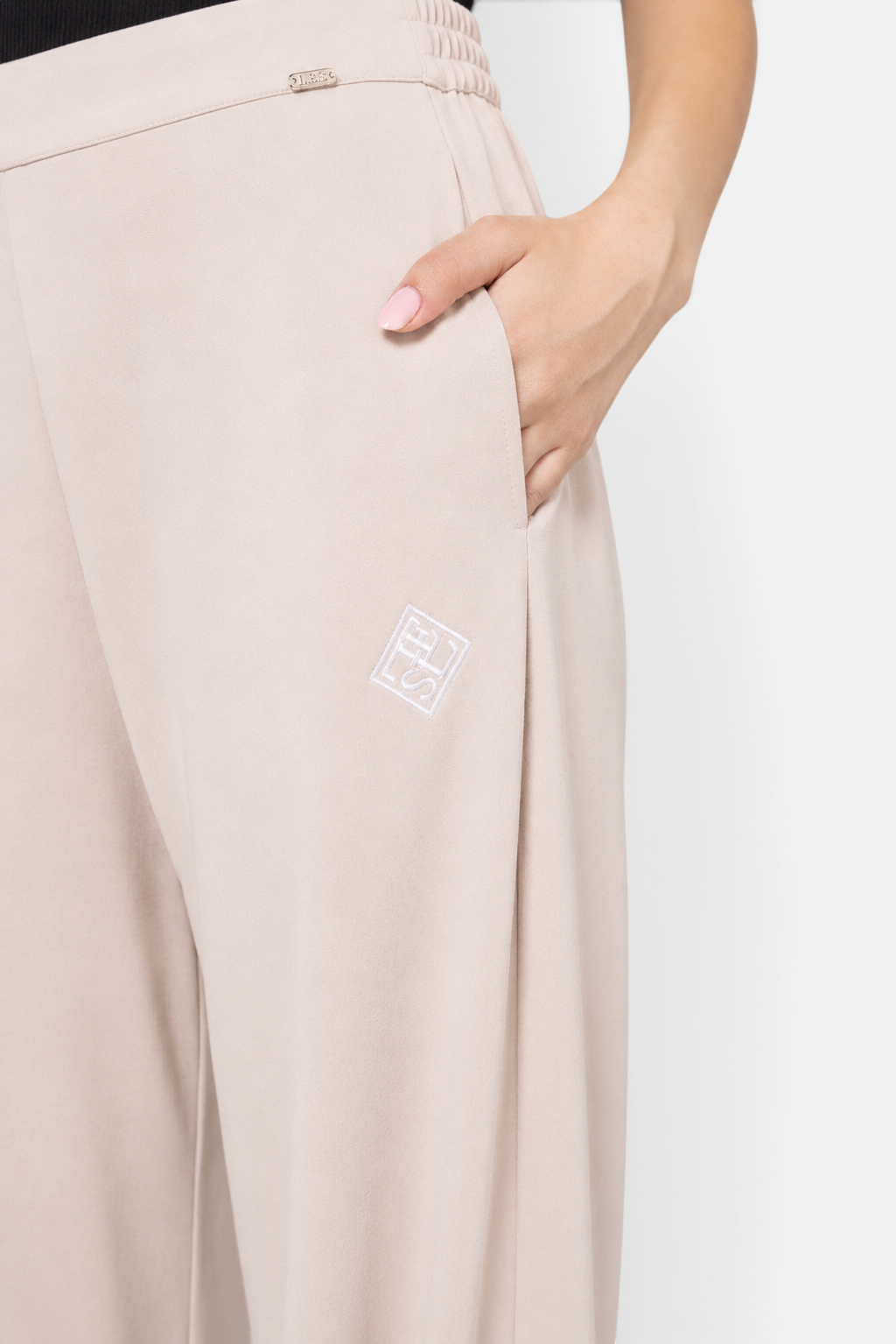ALINA JOGGER<span>LIGHT TAUPE</span>