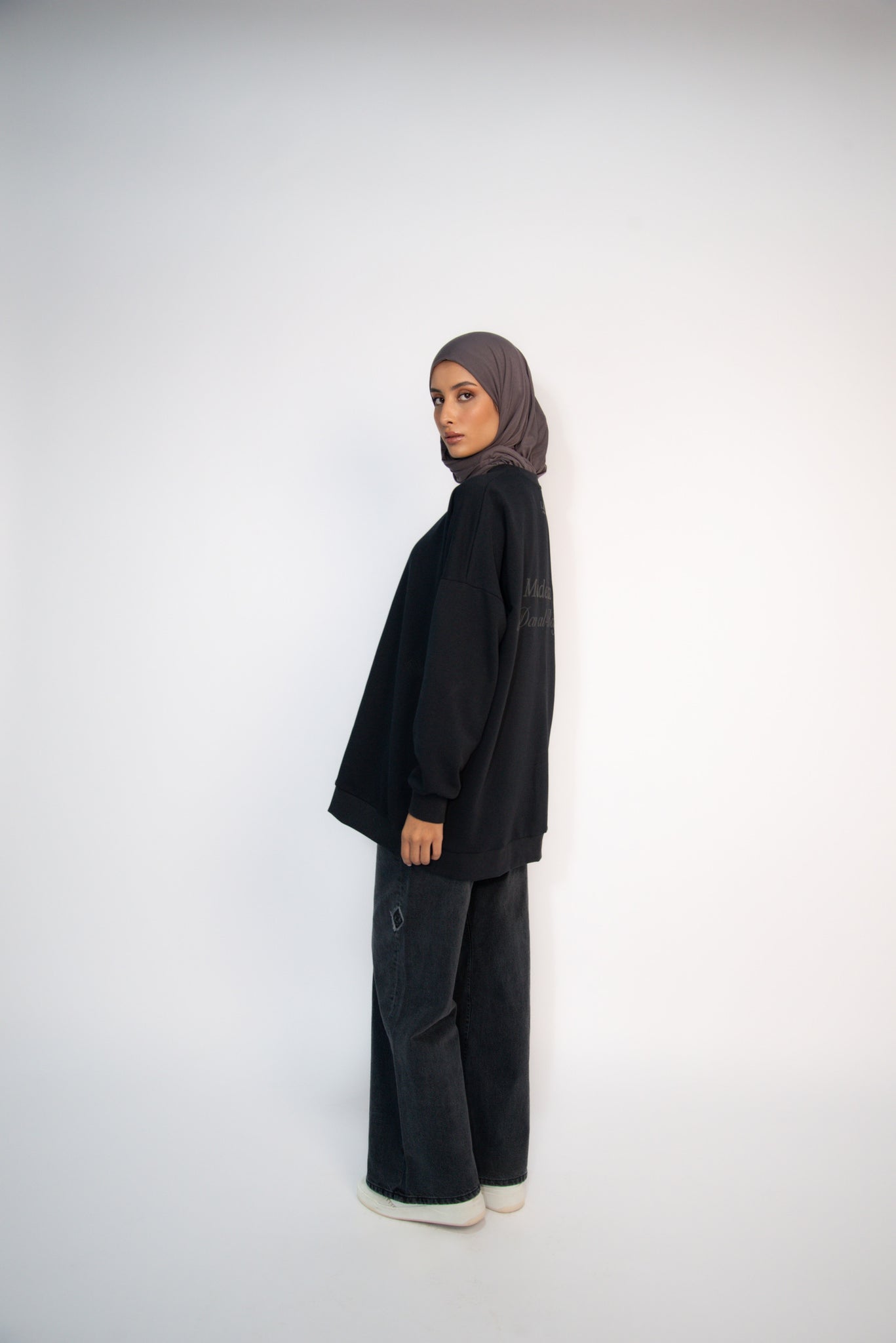 DAR AL BAY DA SWEATER BLACK BEAUTY