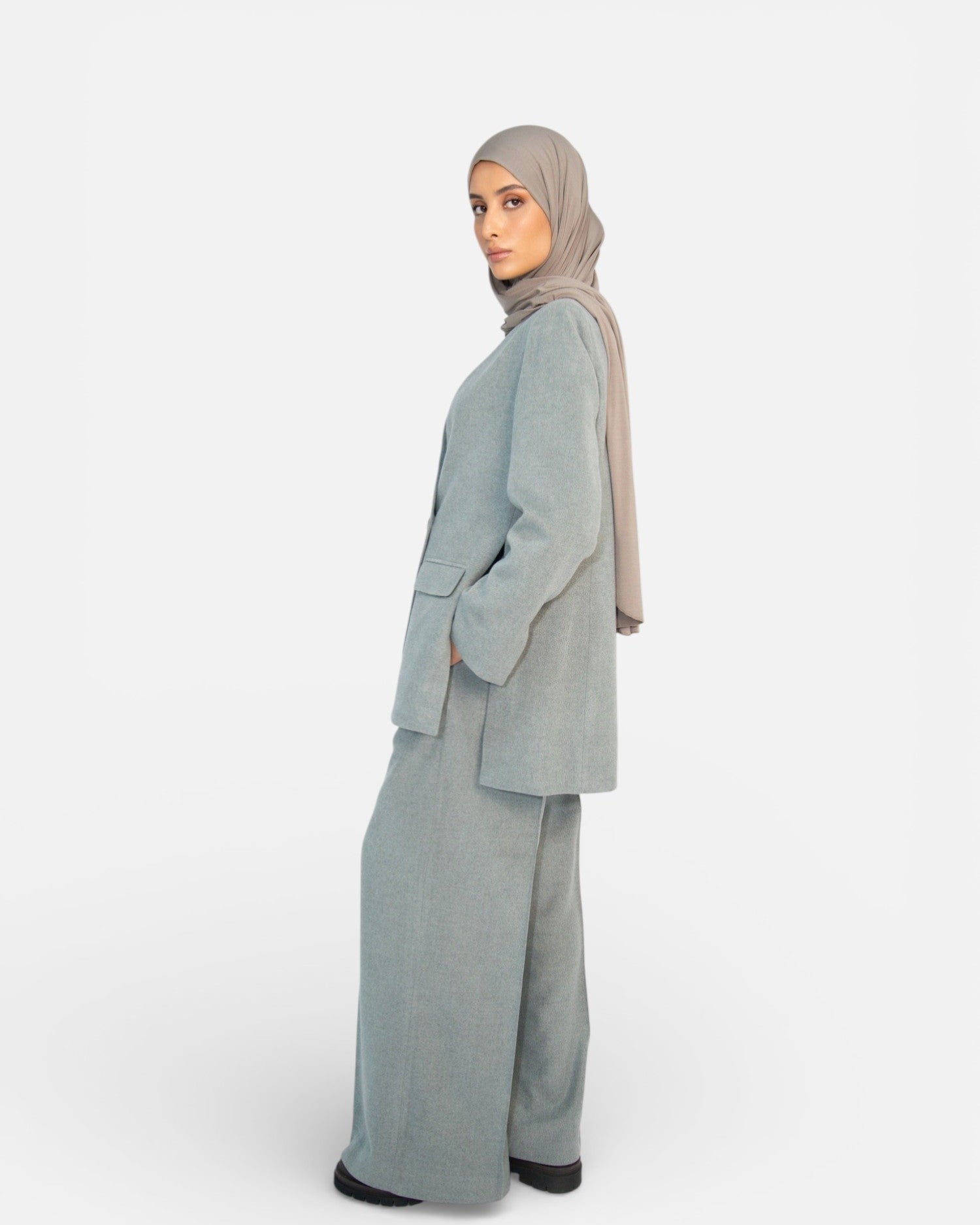 JOANNA BLAZER <span>GREY</span>