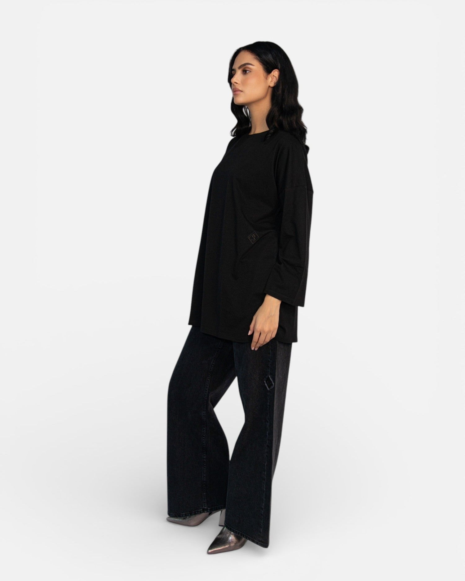 ROOS OVERSIZED LONGSLEEVE <span>BLACK</span>